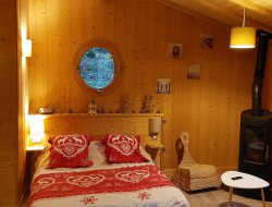 Unusual stay in a hut near Sarlat in Dordogne.