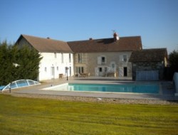Gites avec piscine a louer dans la Vienne.