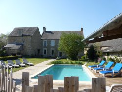 Gte avec piscine chauffe  louer dans le Calvados.