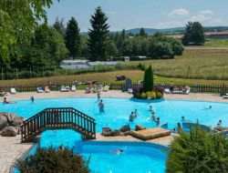 Village vacances avec piscine chauffée dans les Vosges.