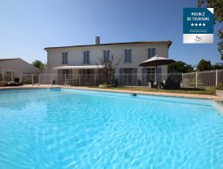 Gîtes de standing avec piscine en Charente Maritime