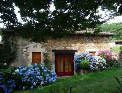 Nontron Gites en pierres en Dordogne Prigord.