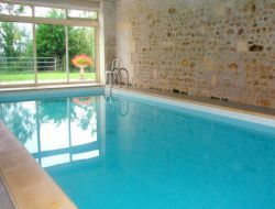 Gîte avec piscine intérieure à louer en Charente Maritime.