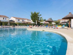 Location vacances piscine chauffée a Vallon Pont d'Arc  