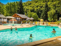camping avec piscine chauffée en Lozère