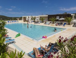 Locations vacances climatisées avec piscine en Corse.