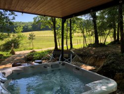 Holiday rental with jacuzzi near Sarlat In Aquitaine. near Saint Amand de Coly