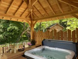 Holiday rental with jacuzzi in Dordogne, France.