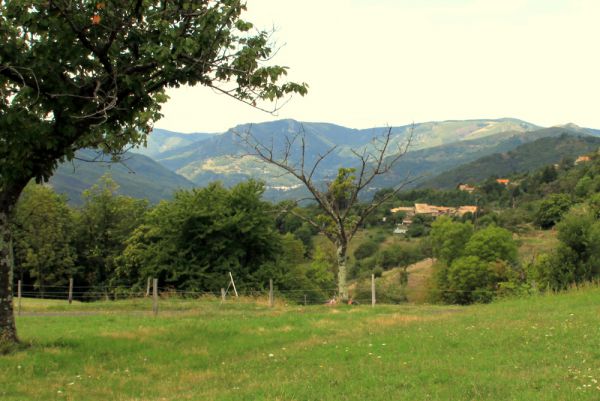 Vue sur le hameau et l environnement