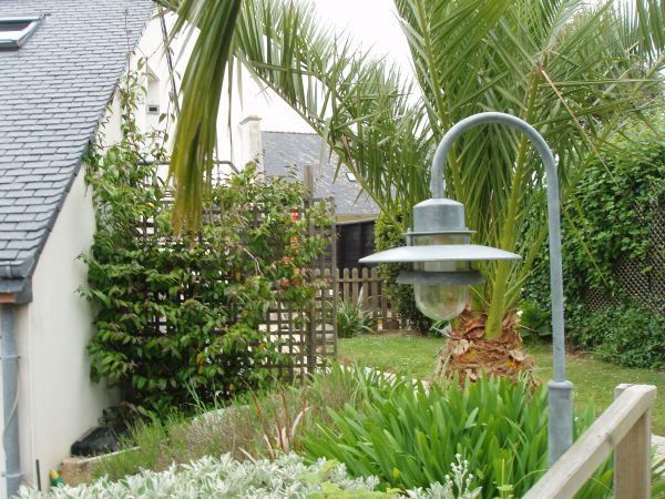 Marlank entr�e par  l'arri�re de la maison