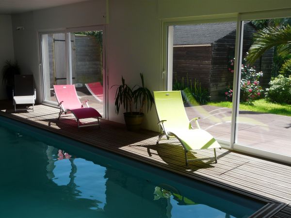 Salle de piscine chauffe