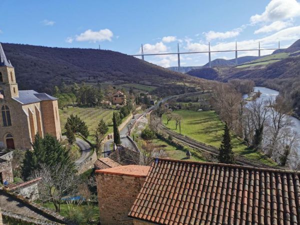Viaduc de millau vu de la tarasse