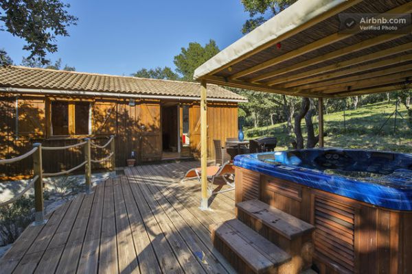 Le chalet avec son jacuzzi, terrasse au sud et sans vis--vis