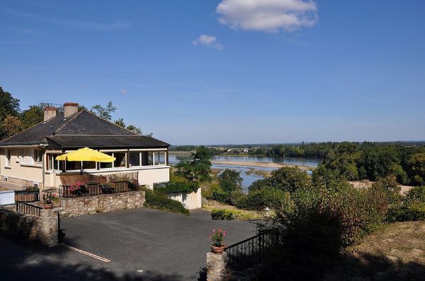 Notre g�te sur le coteau face � la loire