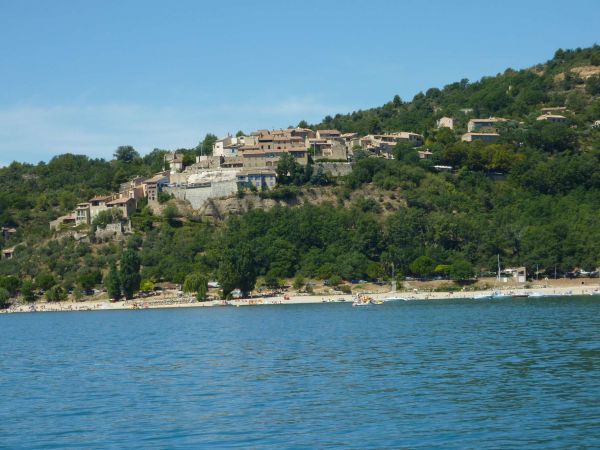 Vue du village de ste croix depuis le lac
