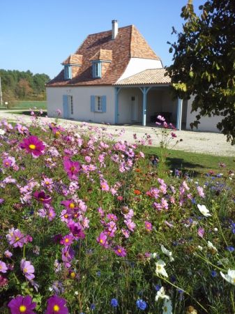 Maison prigourdine, indpendante, calme.