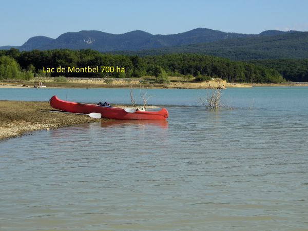 Lac de montbel 700 ha, kayak, pedalos, resto, plag