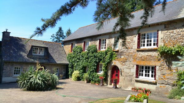 Kermarch Farmhouse Gite De Grande Capacite A Saint Nicolas Du Pelem Cotes D Armor