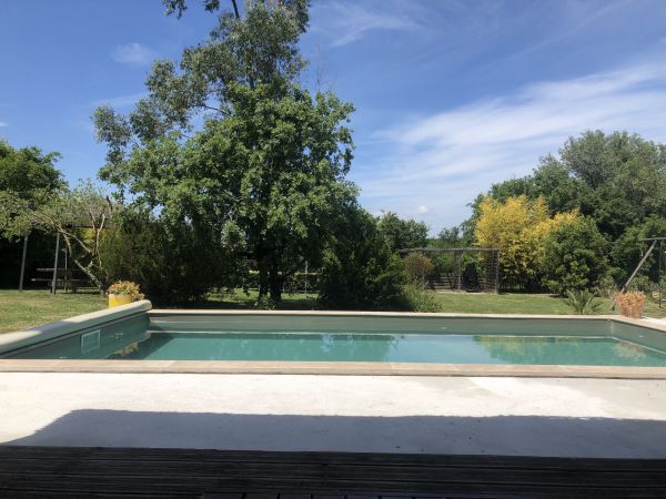 Piscine 7 x 3 et jardin 1200 m2