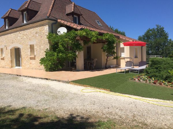 Glycines - repas sous pergola puis sieste.