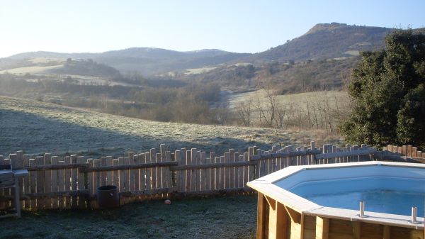 Piscine 1,20m de haut dans petit jardin clos 