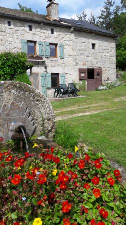 Le gte et sa fontaine