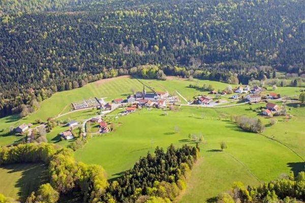 Vosges ,espace bien tre, piscine chauffe, chalet