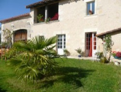 Country house for holidays in Dordogne. near Aubeterre sur Dronne