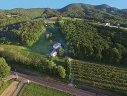 Holiday cottages in a farm of the Drome near Boffres