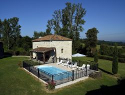 Holiday home with pool in Aquitaine.