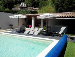 Location vacances 2-4 personnes  17 km* de Lezan