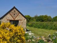 Ecological holiday cottage in North Brittany. near Trdarzec