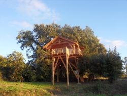 cabane perchée en Languedoc Roussillon