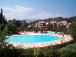 Location 2-4 personnes  14 km* de Cabris