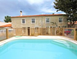 Moreilles Gite avec piscine chauffée en Vendée.