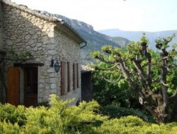 Logement 4-6 personnes  27 km* de Mvouillon
