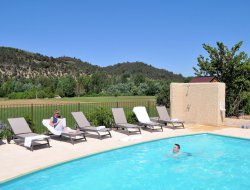 Aiguines Grand gite avec piscine en Haute Provence.