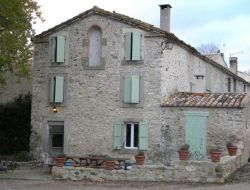 Gîte avec piscine chauffée et spa dans l'Aude.