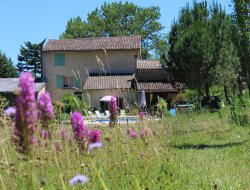 Logement 2 et 10 personnes  25 km* de Villarzel du Razs