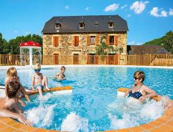 Camping mobilhome in Saint Geniez d'Olt, Aveyron.