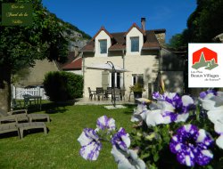 Ounans Gte de charme a louer dans le Jura.