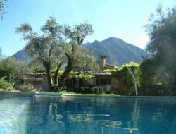 Cote d'Azur Chambres d'hôtes avec piscine dans l'arriere pays nicois.