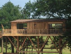 Cabane perche avec spa  Saint Remy sur Lidoire