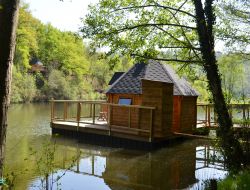 Saint Cyprien sur Dourdou Aveyron cabane perche en Midi Pyrenees