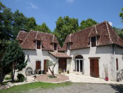 Chambres d'htes de charme dans les Pyrnes Atlantiques.  35 km* de Lons