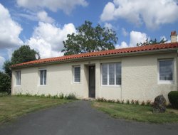 Location vacances 4-6 personnes  34 km* de La Boissire de Montaigu