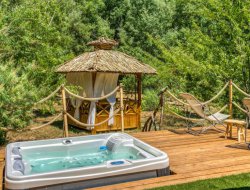 Puyloubier Bulle avec jacuzzi privatif dans le Var
