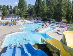 Cour Cheverny camping 4 toiles dans le Loir et cher