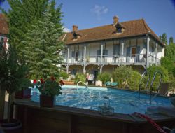 Large holiday home with pool in the Gers, Midi Pyrenees.