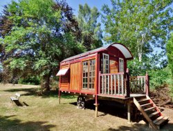 Gipsy caravan and tiny house in Auvergne.